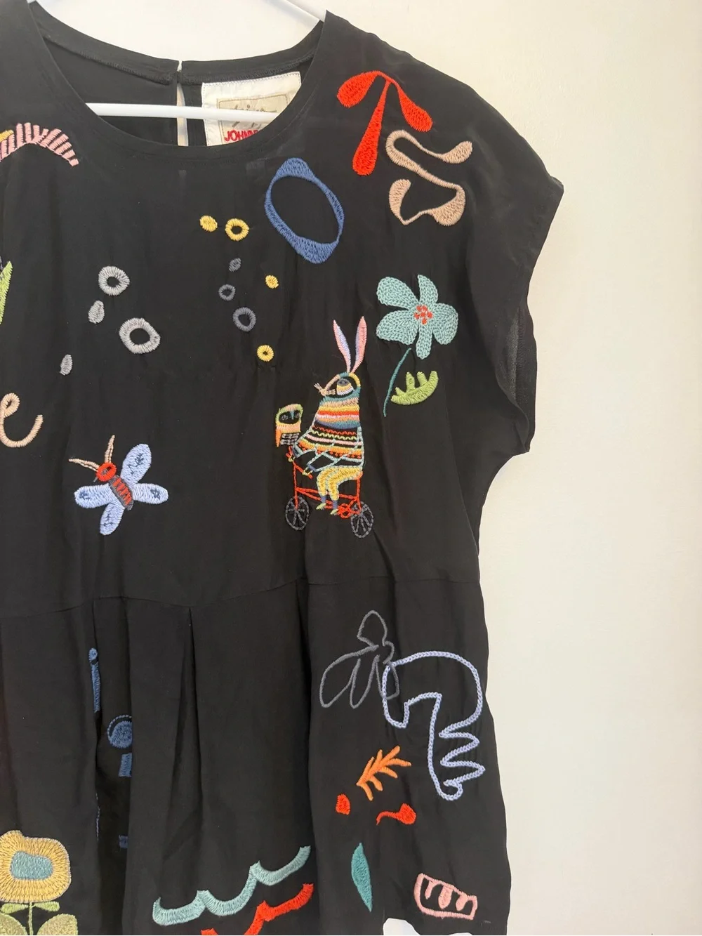 Biya by Johnny Was 100% Silk Embroidered Top Size Small